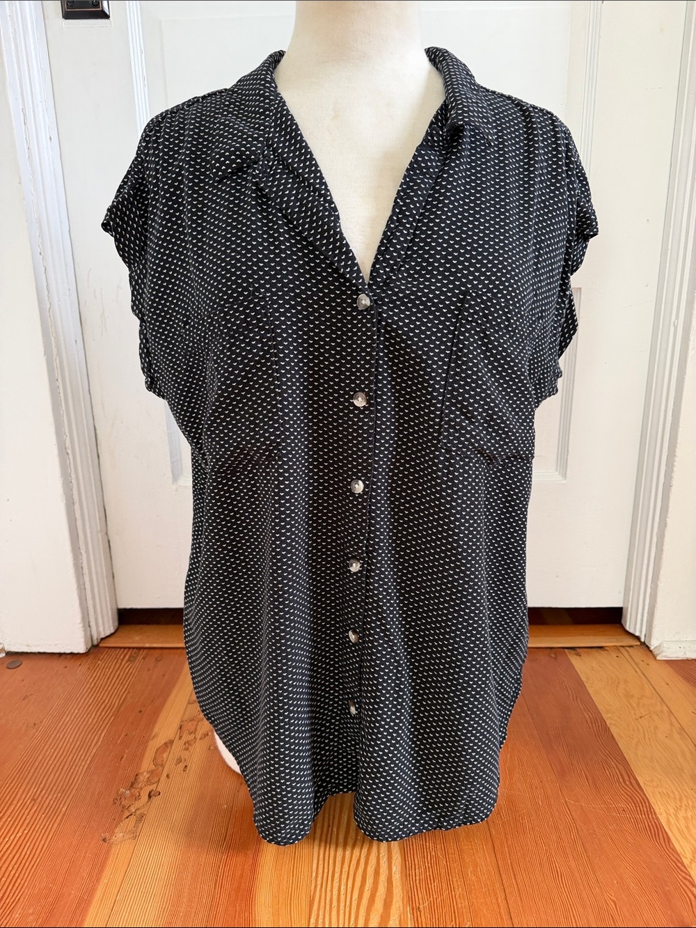 Jachs Girlfriend Black White Heart Print Button Down Shirt XL